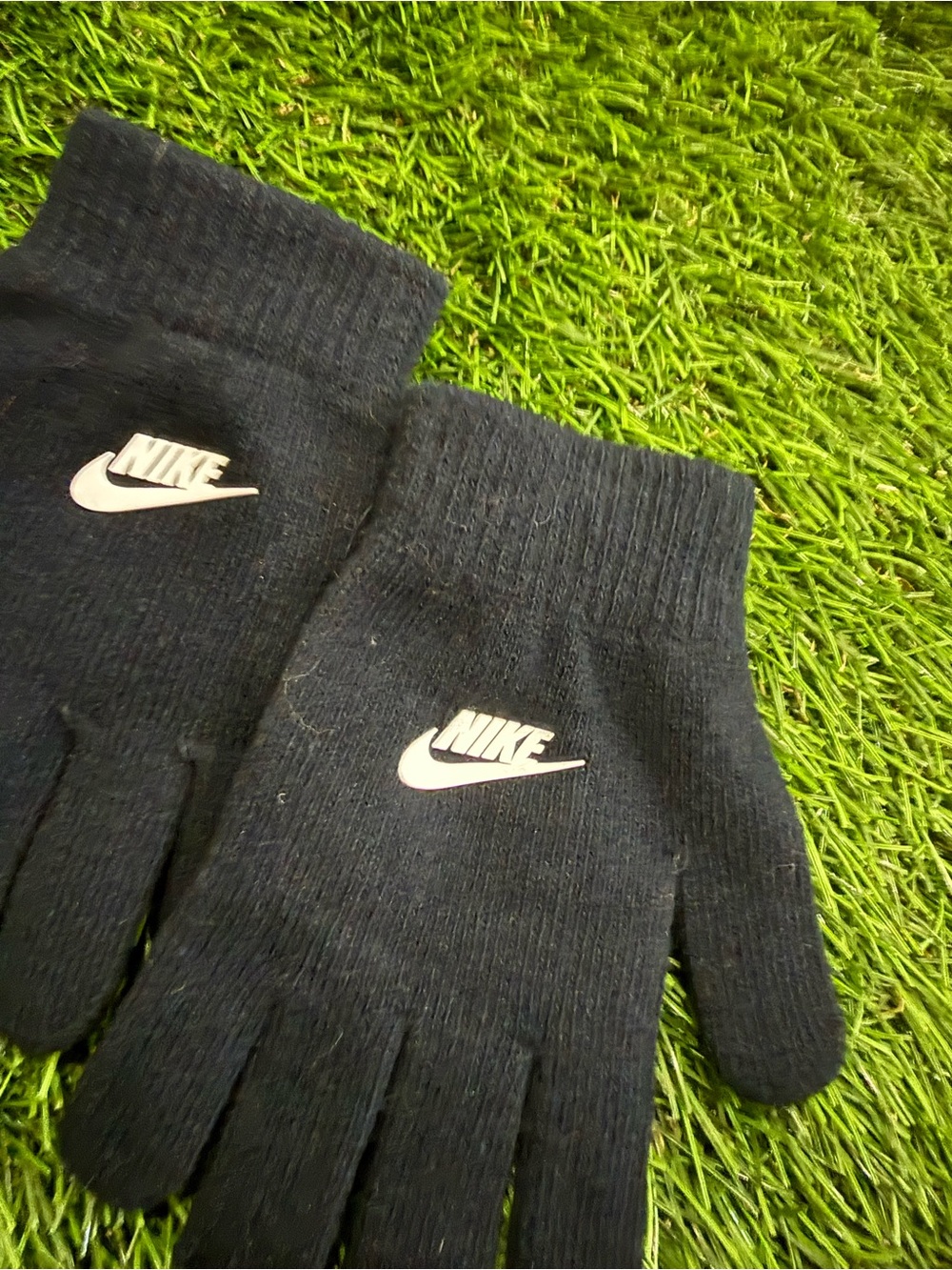 Nike youth gloves